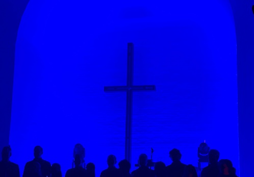 Worship event in silhouette ad Advent  time