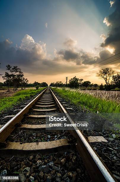 Bahnhof Stockfoto und mehr Bilder von Bahngleis - Bahngleis, Eisenbahn, Fotografie