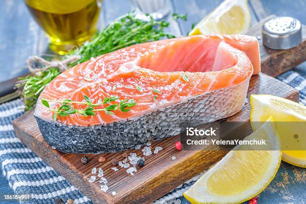 Salmão - Fotografias de stock e mais imagens de Alimentação Saudável - Alimentação Saudável, Almoço, Comida