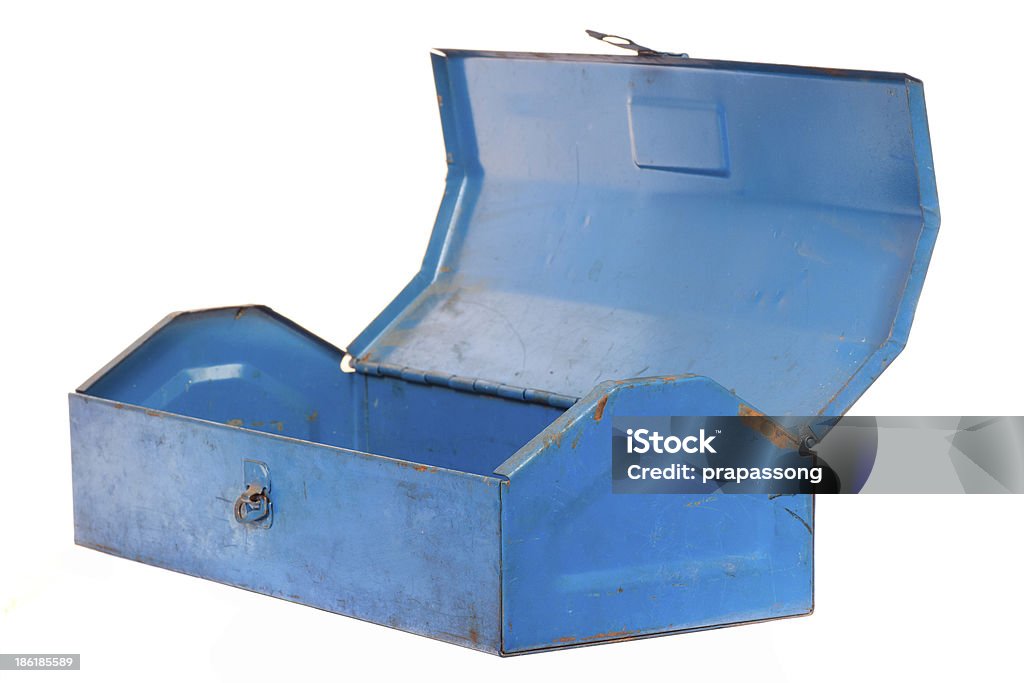 Винтажный Заржавленный сине-стальной инструмент box изолированные - Стоковые фото Без людей роялти-фри