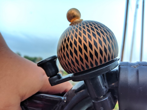 Very good bicycle bell accessory, the sound is loud and loud. with a combination of black and golden yellow