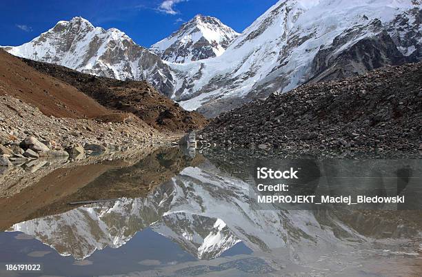 美しい山の水に反映されエベレストの領域 - アジア大陸のストックフォトや画像を多数ご用意 - アジア大陸, エベレスト山, クライミング