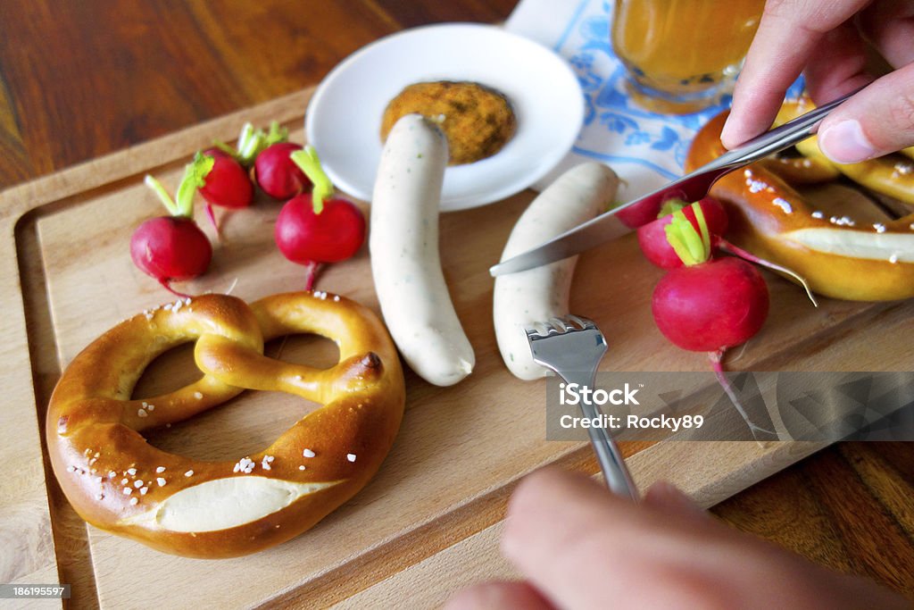 Tipici bavaresi colazione pretzel - Foto stock royalty-free di Weißwurst