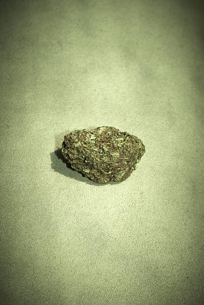 istock Medical Marijuana Detail 186198590