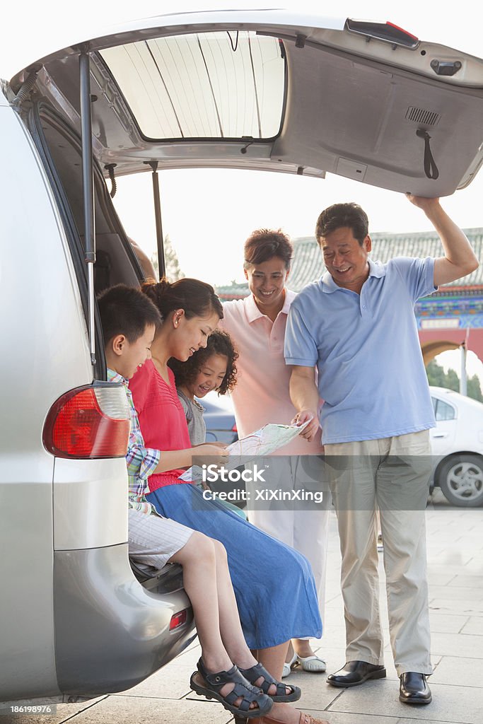 Famille préparation pour le voyage - Photo de Ensemble libre de droits