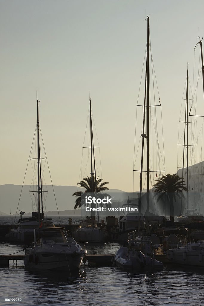 PORTO TURISTICO DI Sunset marina - Foto stock royalty-free di Acqua
