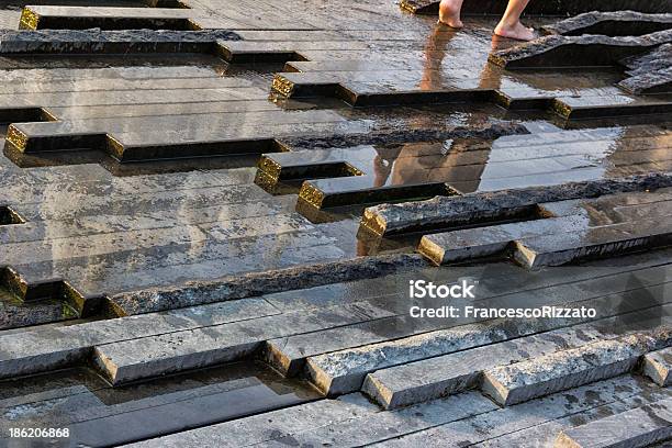 Detail Von Einer Modernen Brunnen Stockfoto und mehr Bilder von Abstrakt - Abstrakt, Architektur, Außenaufnahme von Gebäuden