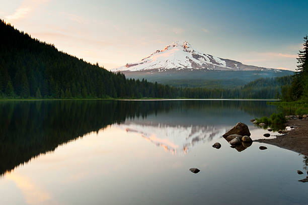 istock Mt Hood at Sunset 186217728