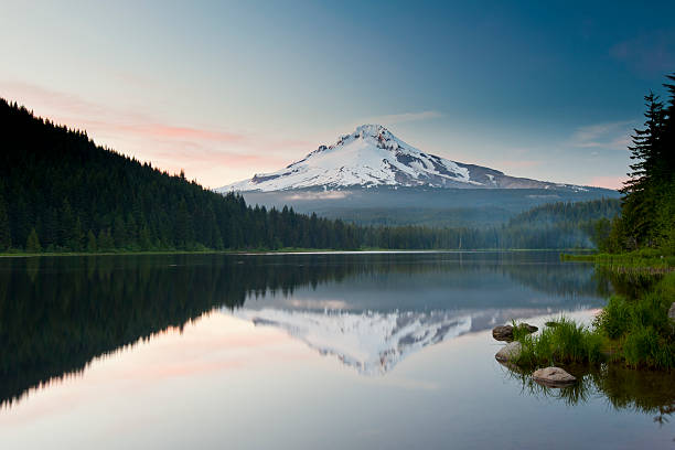 istock Mt Hood at Sunset 186217734