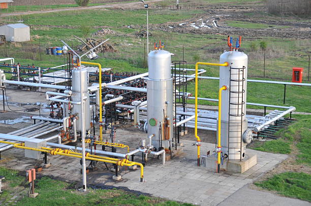 istock oil and gas-processing industry 186222139