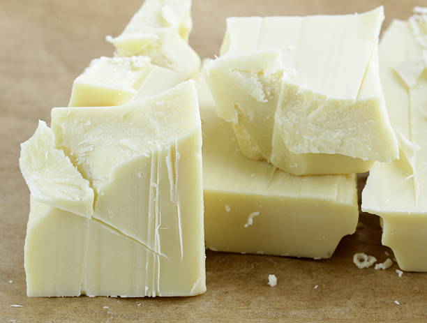 istock large bar  white chocolate pieces and chips 186223881