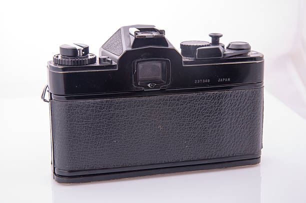 istock Old 35 mm film camera 186229417