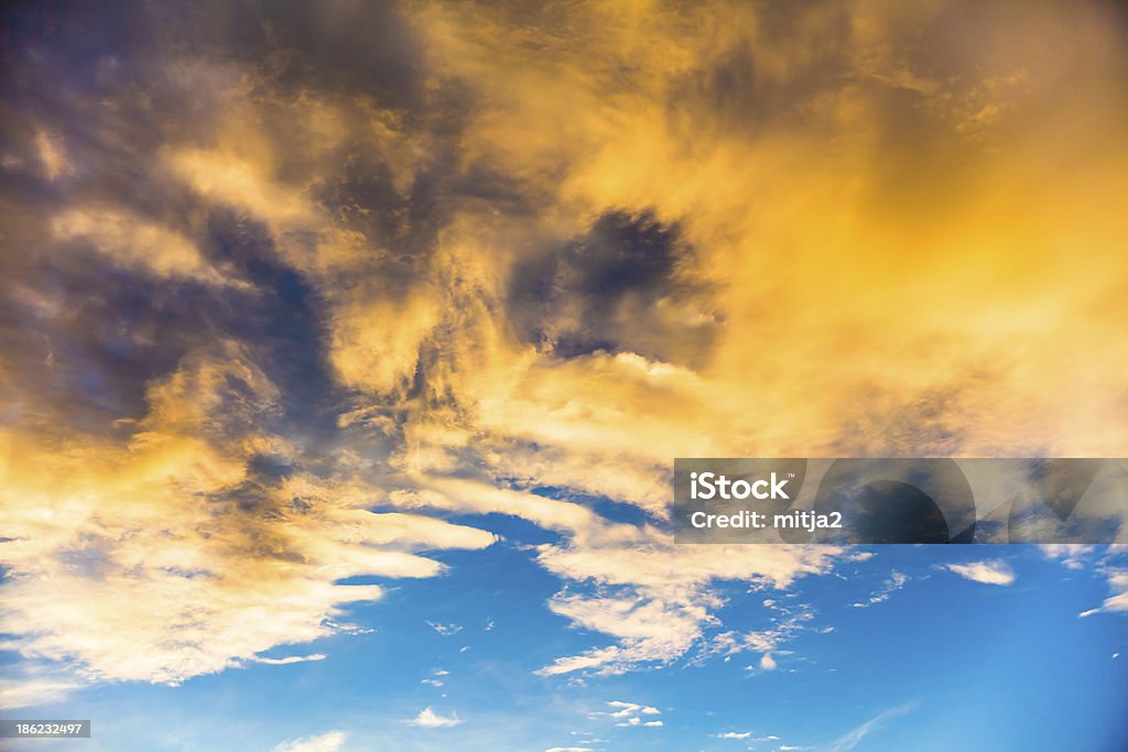 Zachód słońca Krajobraz z chmurami - Zbiór zdjęć royalty-free (Bez ludzi)