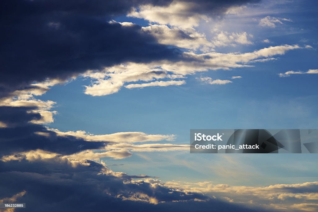 Мирный небо на закате - Стоковые фото Абстрактный роялти-фри
