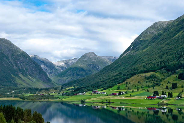 istock Norway, beautiful mountain landscape 186235167