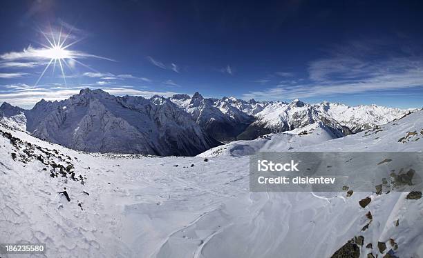Sol Em Montanhas - Fotografias de stock e mais imagens de Alpes Europeus - Alpes Europeus, Ao Ar Livre, Atividade