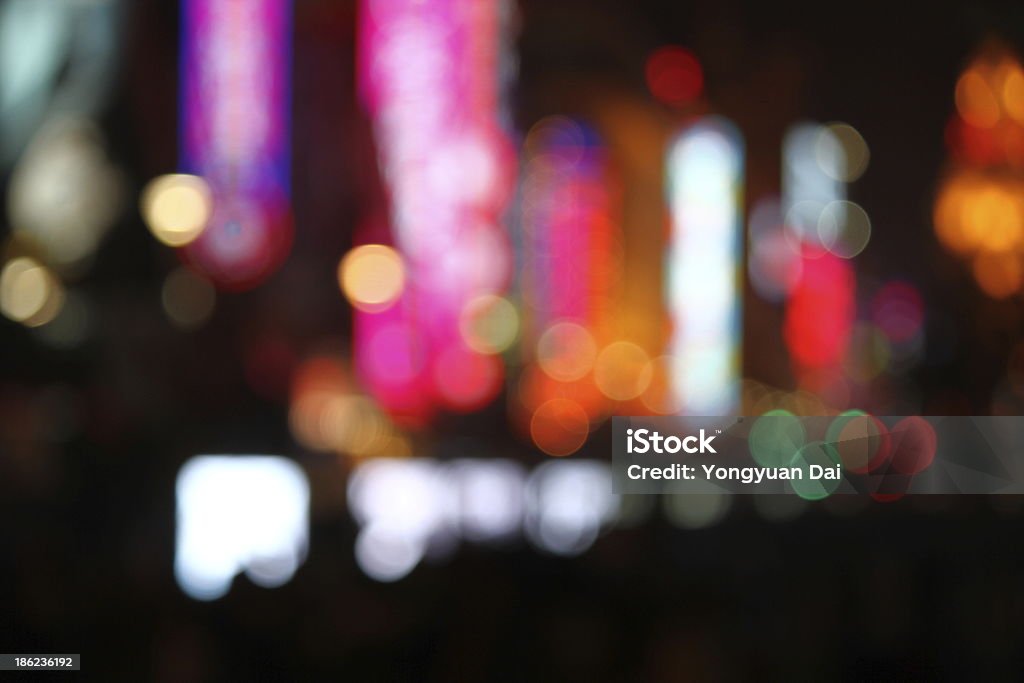 Offuscata luci al Neon - Foto stock royalty-free di Affollato