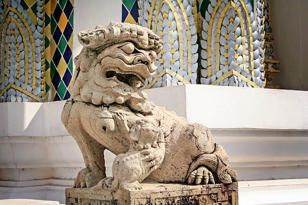 istock Lucky Lion and Son 186239844