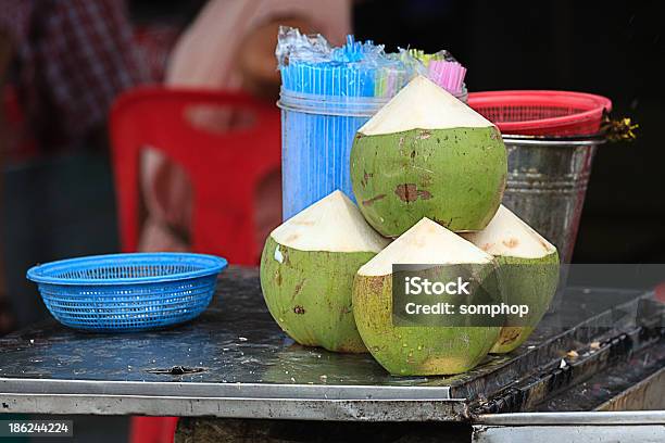 코코넛 판매 왓아룬 Tample Bangkok Thailand 0명에 대한 스톡 사진 및 기타 이미지 - 0명, 가득 찬, 갈색