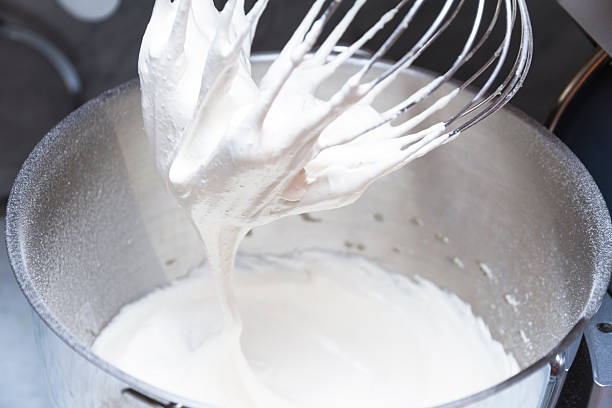 istock Preparing Italian Meringhe with mixer 186245198