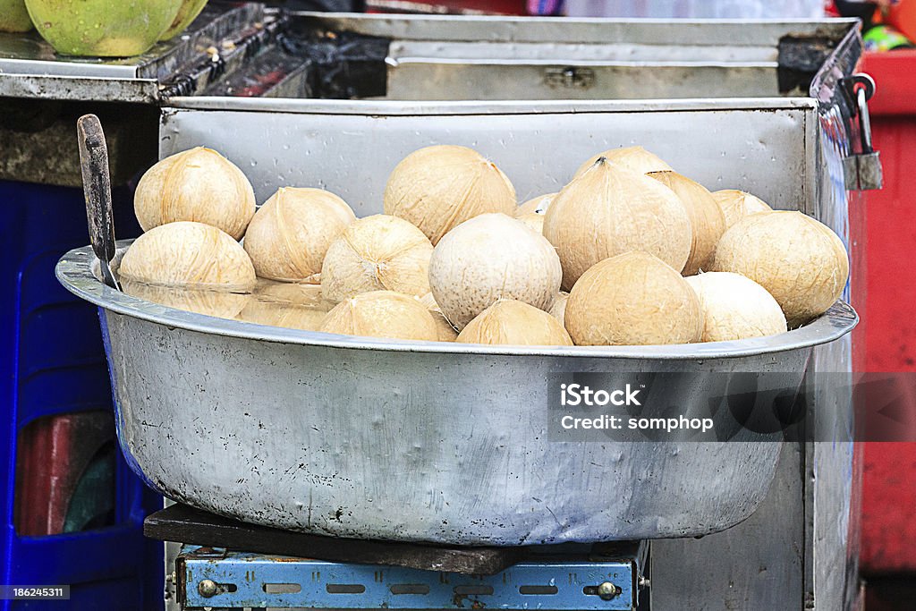 Noix de coco tample vendus au Wat arun, Bangkok, Thaïlande - Photo de Affaires libre de droits