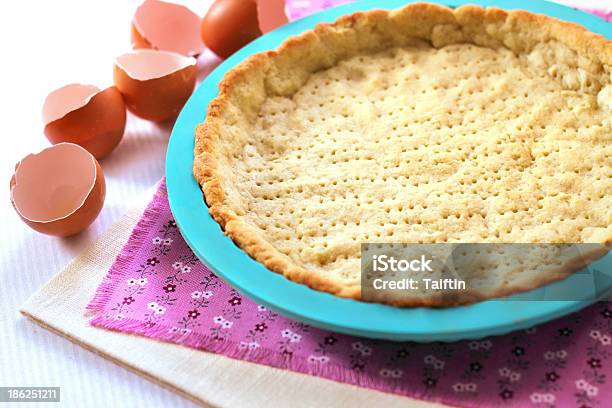 Masa Quebrada Para Hacer Pastel Dulce Foto de stock y más banco de imágenes de Actividad - Actividad, Al horno, Alimento