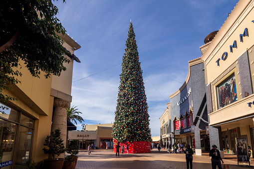 Los Angeles, Califonia, USA - December 9, 2023 : Christmas shopping at LA Outlets