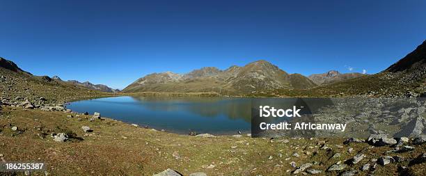 Photo libre de droit de Panorama Du Lac De Montagne Alpin Hirschebensee Kühtai Tyrol Autriche banque d'images et plus d'images libres de droit de Activité de loisirs