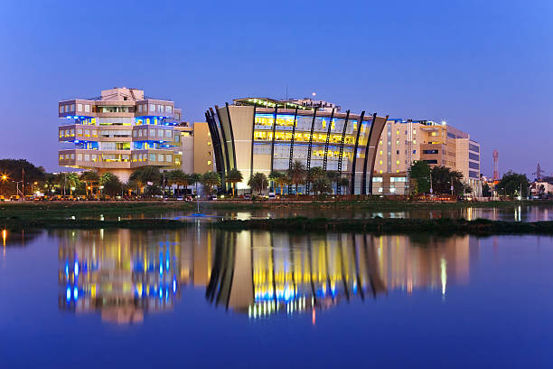 skyline di bangalore, india - bangalore india business building exterior foto e immagini stock