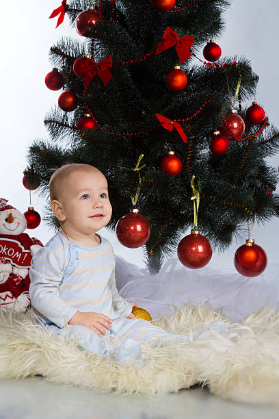 istock child with xmas decoration 186257498