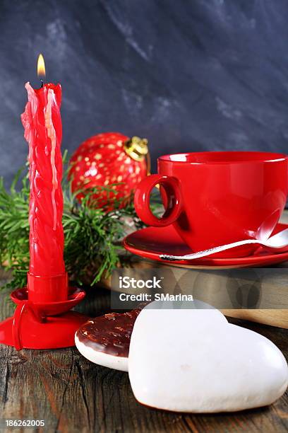 Natal Cookies E Vela - Fotografias de stock e mais imagens de Abeto - Abeto, Amarelo, Artigo de Decoração