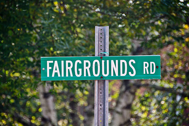 istock Fairgrounds Rd sign, Tunbridge, Vermont 186266944