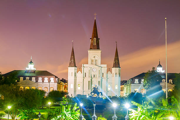 istock St. Louis Cathedral at dusk 186269017