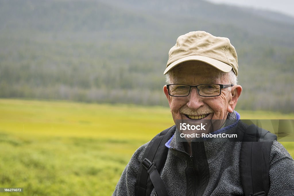 Feliz homem sênior ativo - Foto de stock de Aparellho Auditivo royalty-free