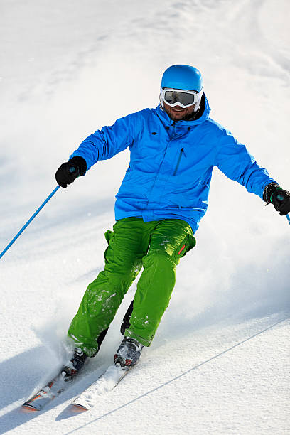 freeride em pó de neve fresca. - austria european alps winter outdoors - fotografias e filmes do acervo