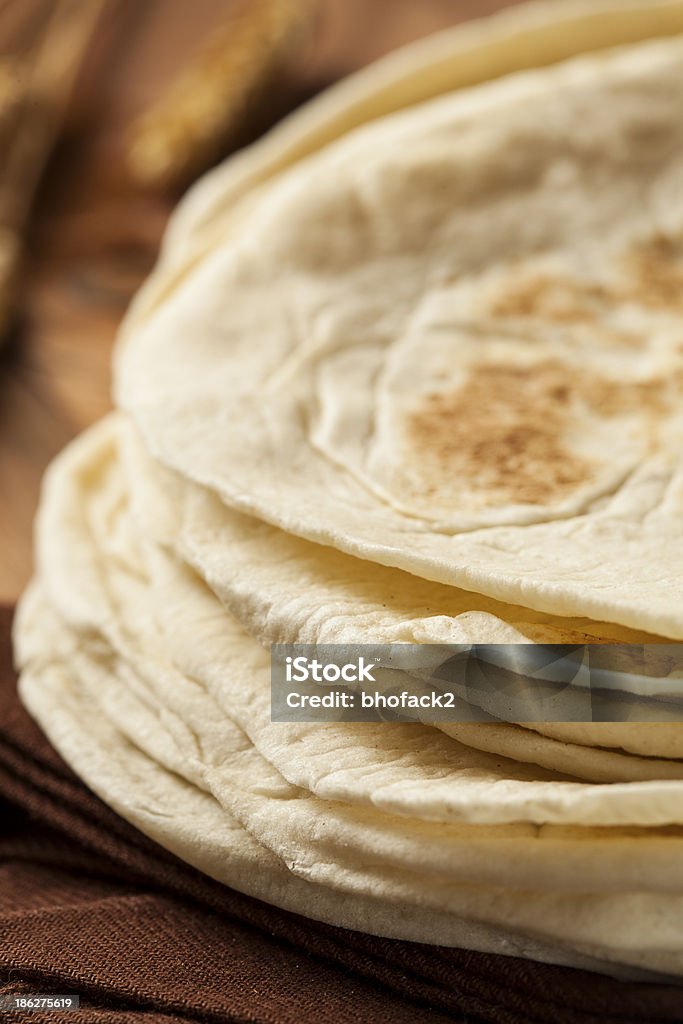 Pila de harina caseras Tortillas - Foto de stock de Al horno libre de derechos