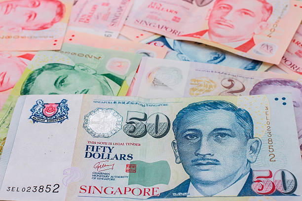 istock Singapore Money 186286091