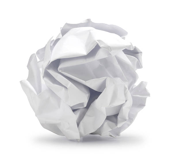 basura o arrugados hoja de papel en blanco en forma de bola - crumpled paper document frustration fotografías e imágenes de stock