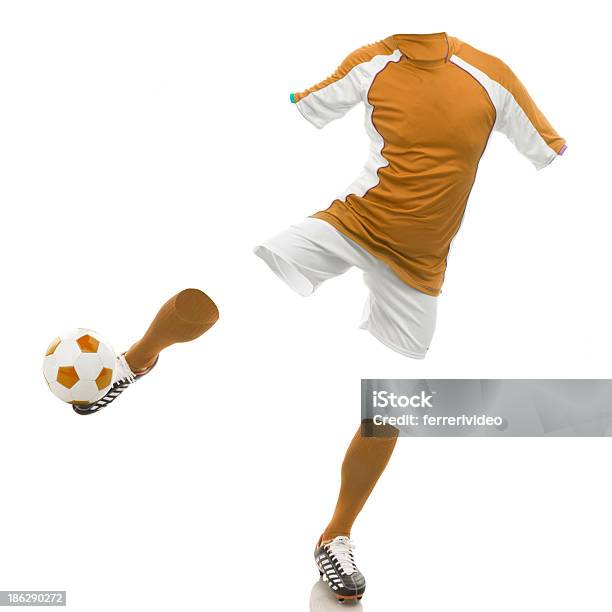Invisível Jogador De Futebol - Fotografias de stock e mais imagens de Adulto - Adulto, Atacante de futebol, Atividade