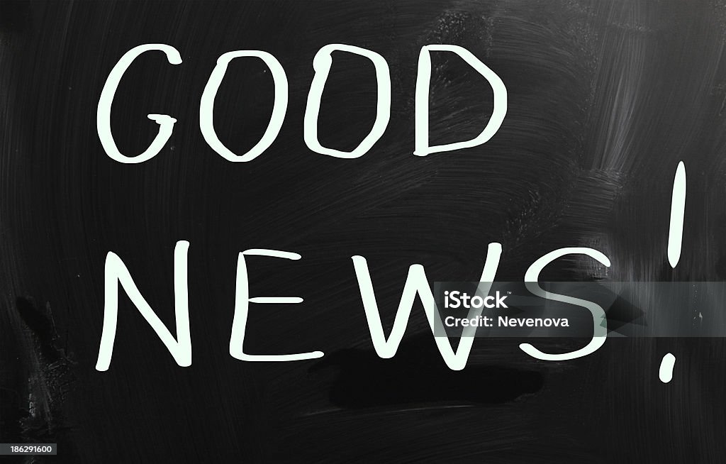 "Good News!" handgeschrieben mit weißer Kreide an einer Tafel - Lizenzfrei Abmachung Stock-Foto