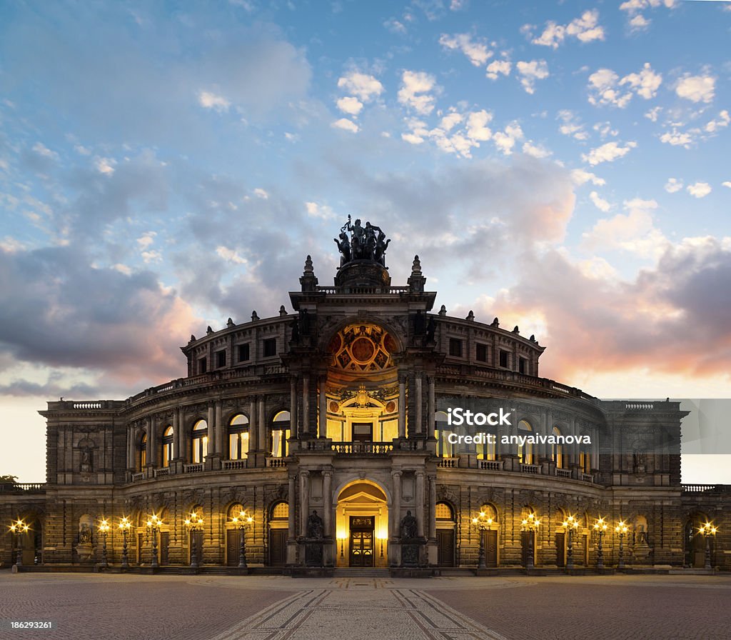 Dresden Opera Theatre in den Abend - Lizenzfrei Oper Stock-Foto