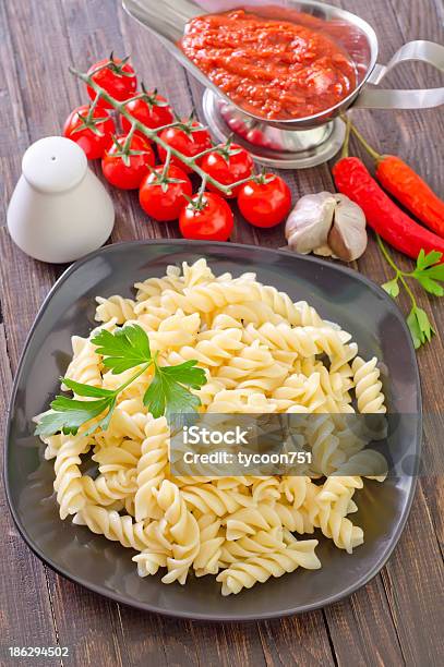 Massa - Fotografias de stock e mais imagens de Alimento Básico - Alimento Básico, Almoço, Amarelo