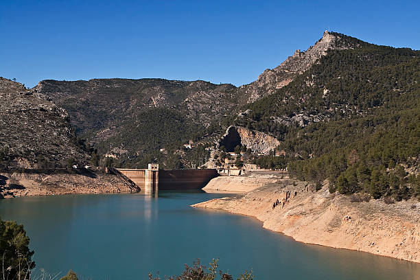istock Panoramic view reservoir of Tranco, Spain 186296116