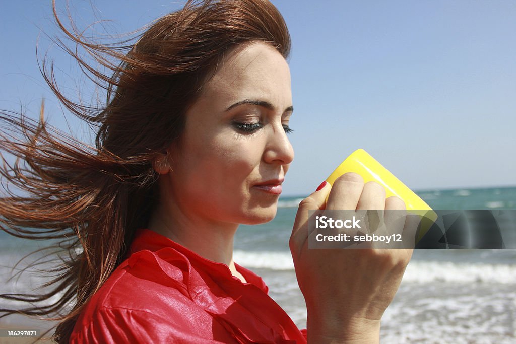 Frau, die Getränke Wasser - Lizenzfrei Abnehmen Stock-Foto