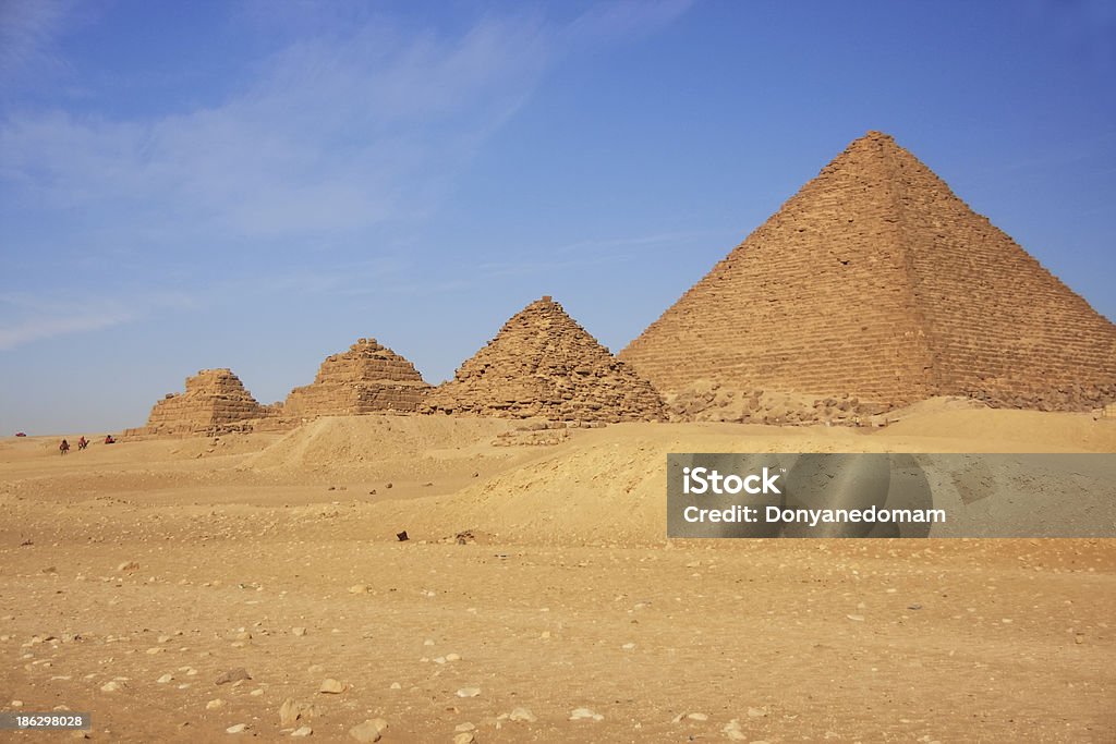 Mykerinos-Pyramide und Pyramiden von Queens, Kairo - Lizenzfrei Afrika Stock-Foto