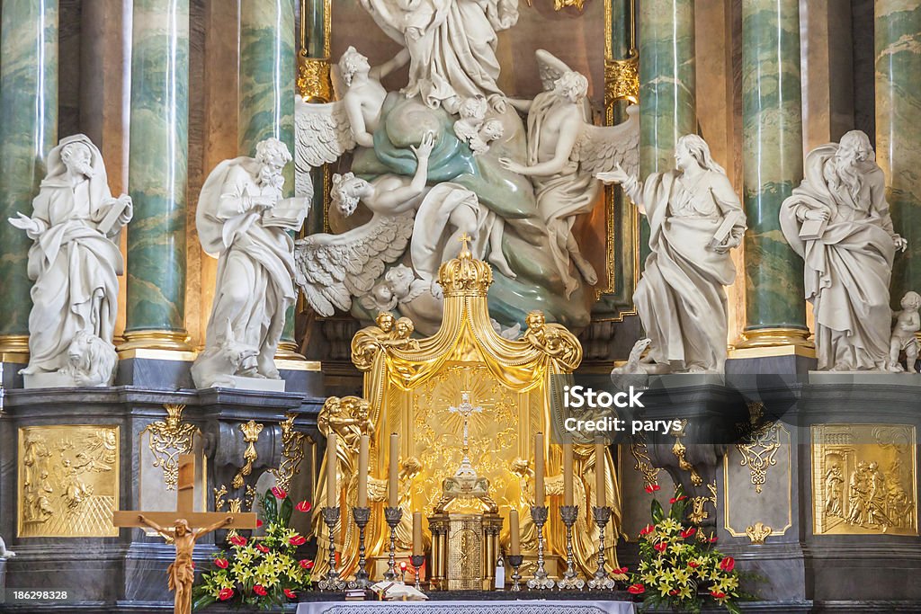 Altar En la Basílica de Jasna góra santuario, Czestochowa, Polonia. - Foto de stock de Czestochowa libre de derechos