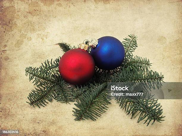 Foto de Decorações Comuns De Natal e mais fotos de stock de Alegria - Alegria, Artigo de decoração, Azevinho