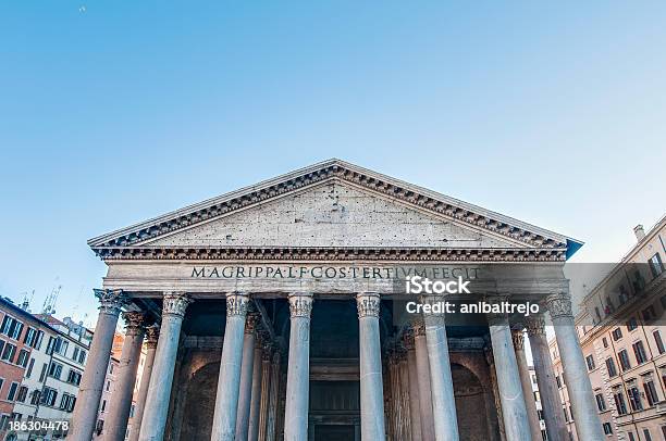 Photo libre de droit de Le Panthéon Le Temple Dédié À Tous Les Dieux De Rome En Italie banque d'images et plus d'images libres de droit de Antique