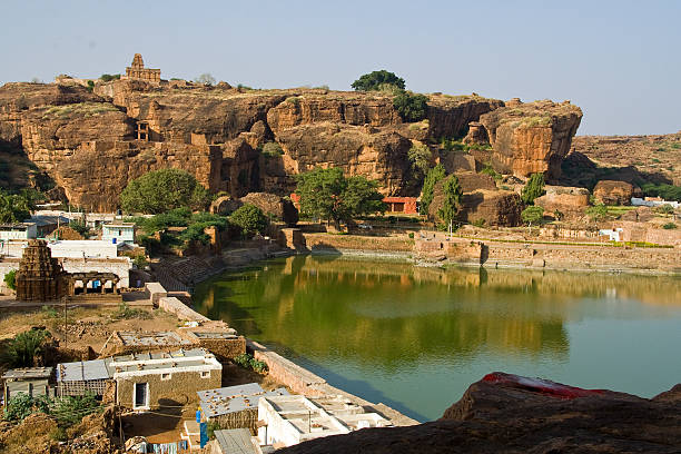 istock Lake and Hill at Badami 186306267