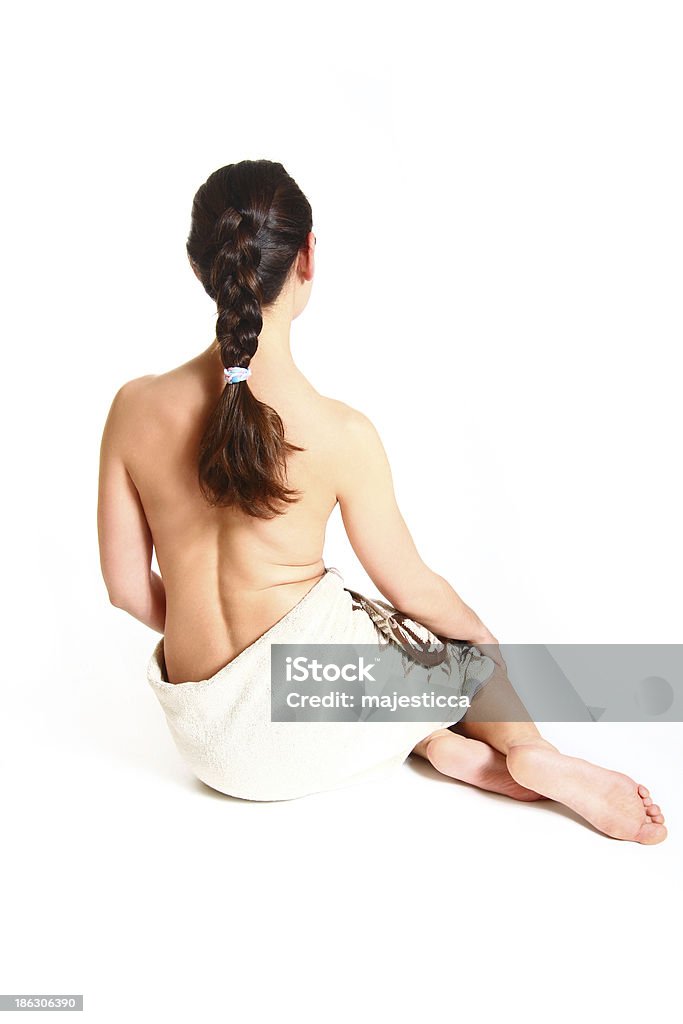 Junges Mädchen mit Handtuch isoliert auf weißem Hintergrund - Lizenzfrei Attraktive Frau Stock-Foto